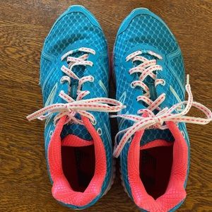 New Balance women running shoes size 8.5